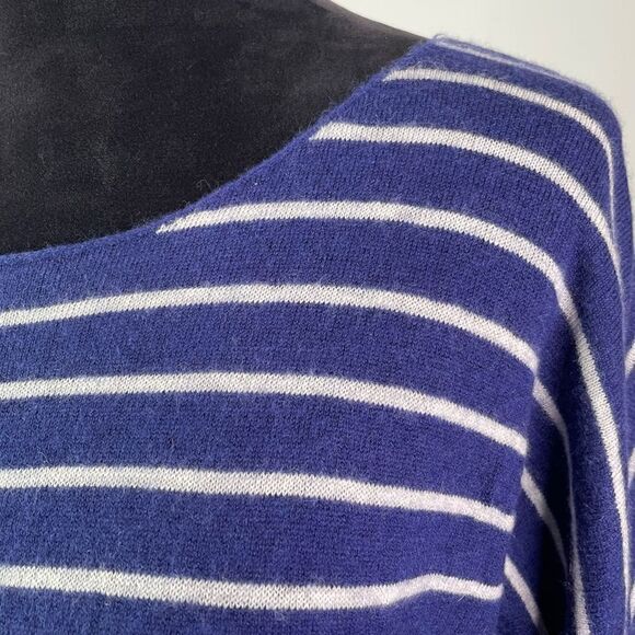 Vince Women’s Blue‎ White Striped Wool Cashmere Drop Shoulder Sweater Size S - Picture 4 of 9